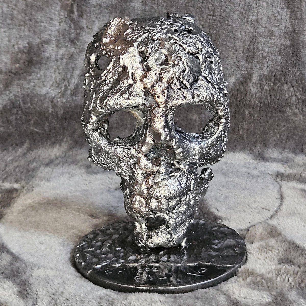 Skull 82-23 by Philippe Buil