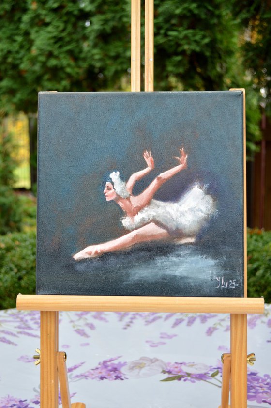 Arms like a swan's wings