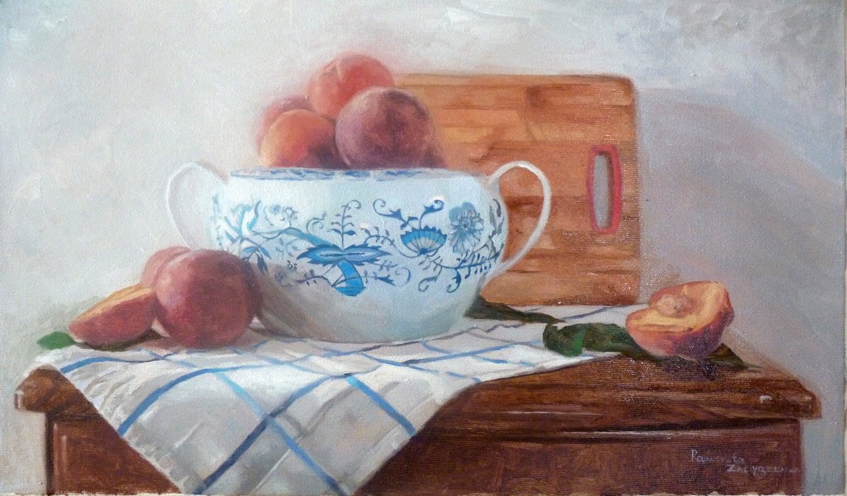 Peaches in a porcelain bowl by Radosveta Zhelyazkova