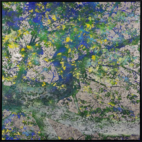 Yellow, green, blue & silver Chestnut.