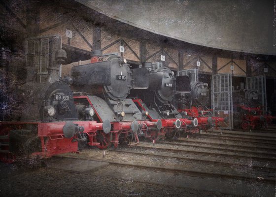 Old steam trains in the depot 10 - 60x80x4cm print on canvas