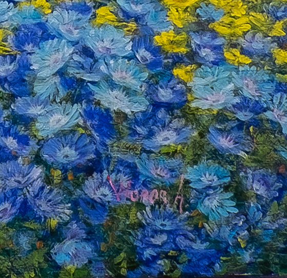 Endless Bloom: Floral Symphony