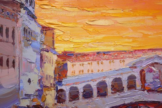 Rialto Bridge. Venice evening