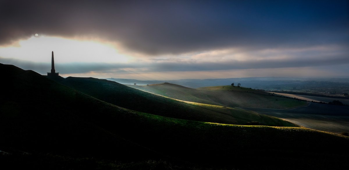 Oldbury Hill Fort, Cherhill. Wiltshire by Russ Witherington