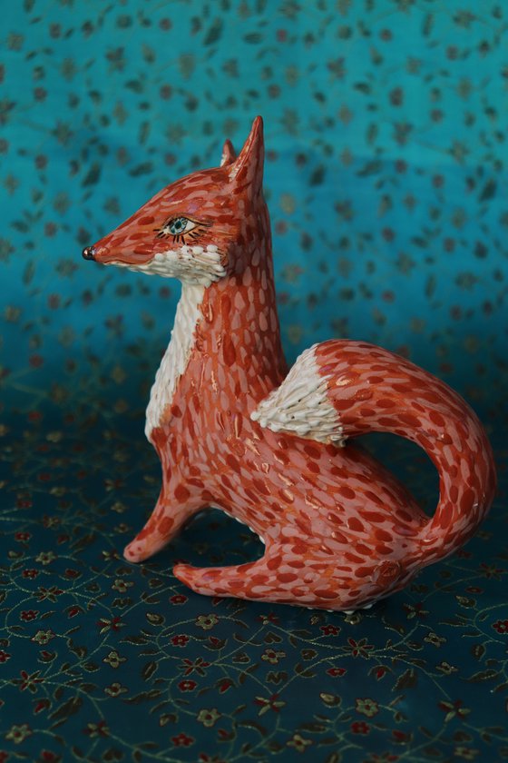 Sitting Fox. Tiny sculpture by Elya Yalonetski