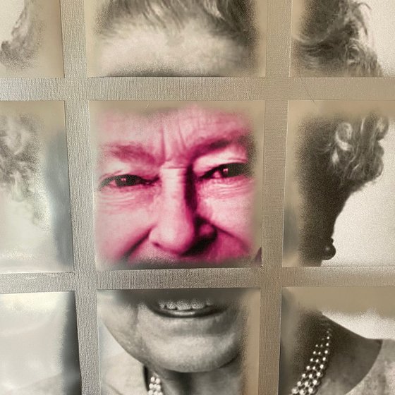 Queen Elizabeth II à la Warhol