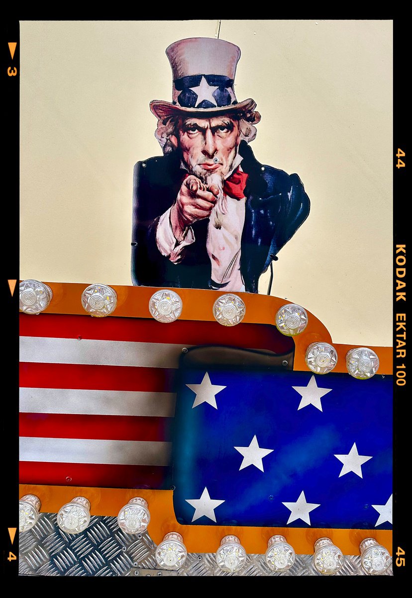 Urban And Pop Cityscapes Photograph By Richard Heeps, 23 X 27", Stars & Stripes Sam, Original Artwork