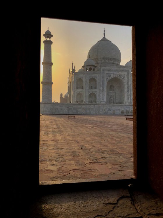 GLIMPSE OF TAJ MAHAL