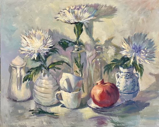 An arrangement in white