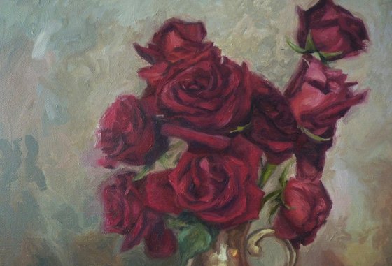 Red roses in a vase