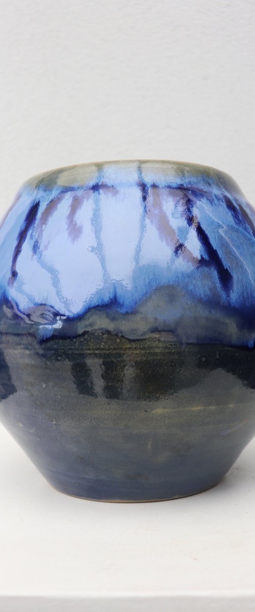 Blue Moonjar vessel by Koen Lybaert