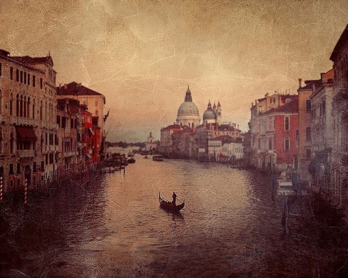 Solo al Grand Canal by Nadia Attura