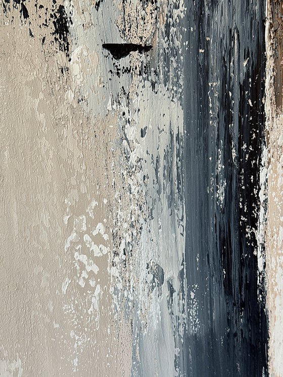 Lines Through Stone in Soft Neutrals