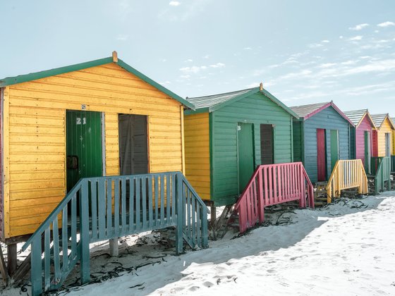 THE COLORFUL BEACH