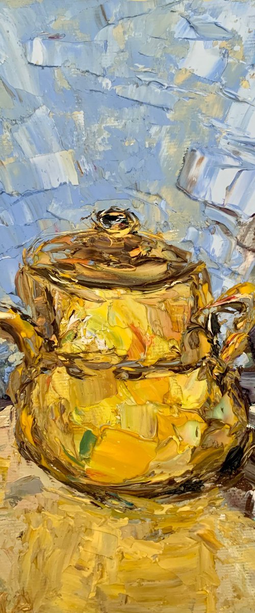 Yellow teapot by Vilma Gataveckienė