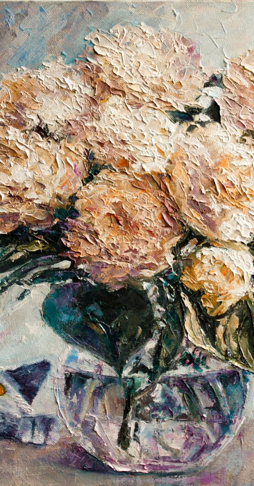 Vase with white flowers by Aleksandr Neliubin
