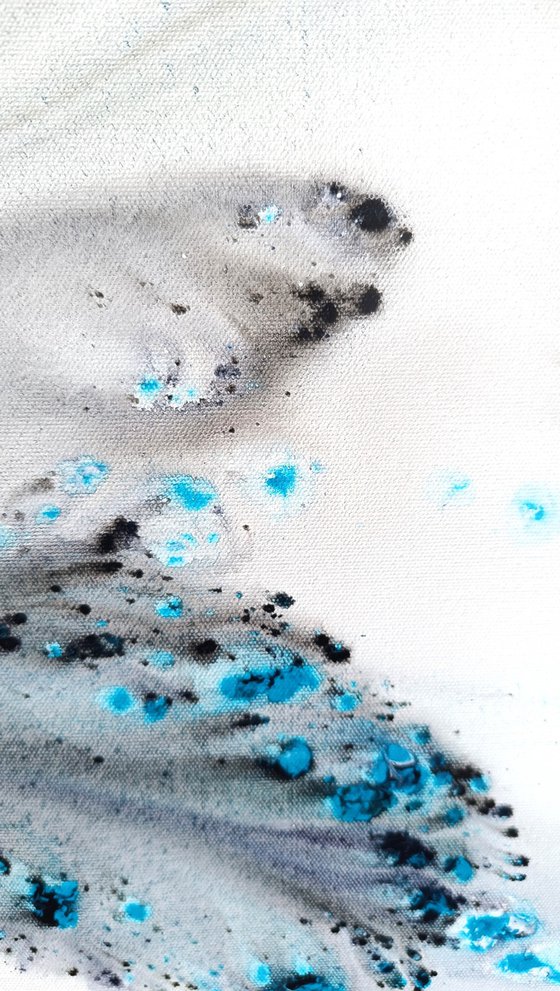 Nature 568 — Abstract Turquoise Burst