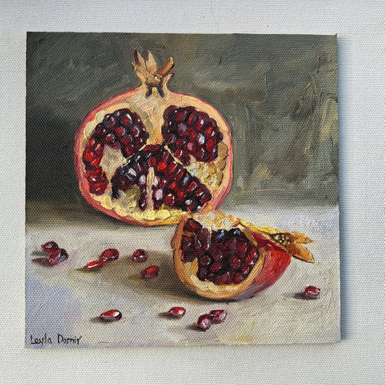 Pomegranates slices