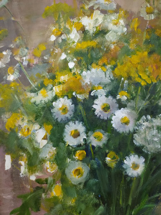 Chamomile and tansy in a vase