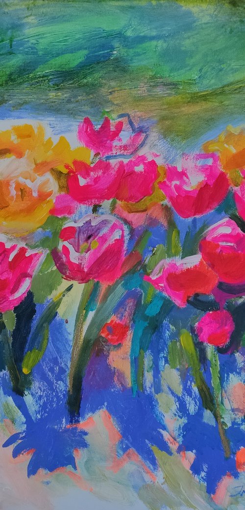 Tulips lit by the sun by Inna Pantelemonova