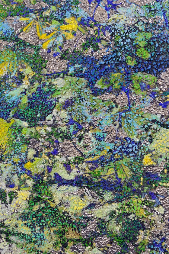 Yellow, green, blue & silver Chestnut.