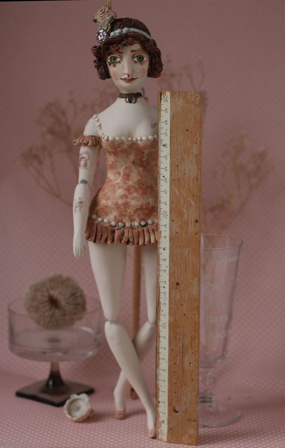 From the Naked clay series, Burlesque Girl. Wall sculpture by Elya Yalonetski