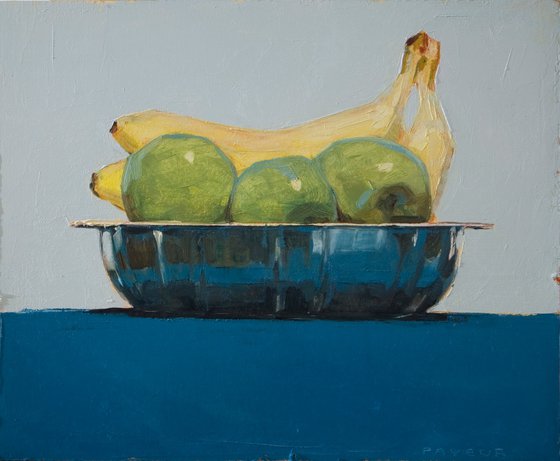 apples bananas in plate with blue