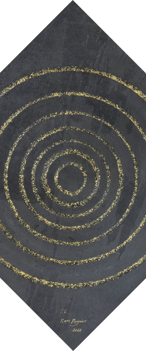 GOLDEN CIRCULAR TRACES by MUGNIER MARC