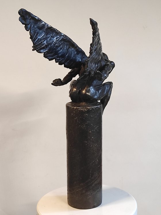 "Urban Angel I" Bronze sculpture 44x30x20cm.