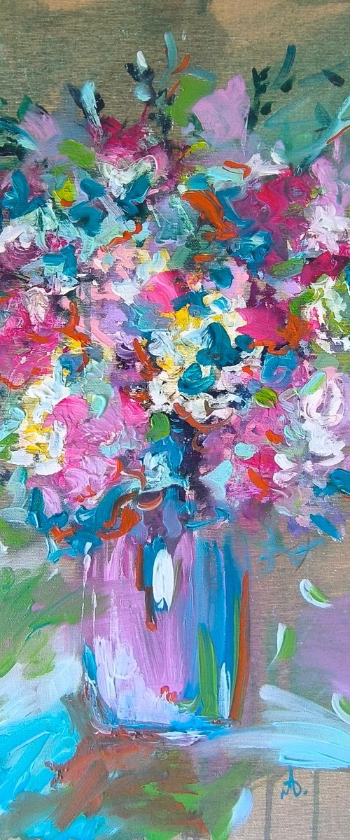 Flowers in a vase by Antigoni Tziora