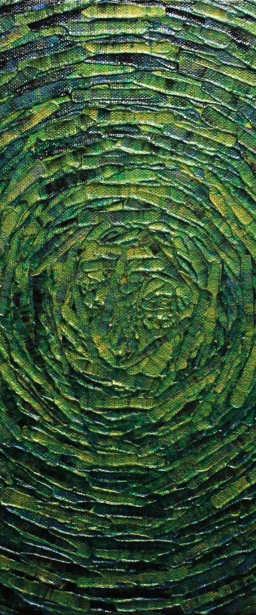 Emerald green concentric shine by Jonathan Pradillon