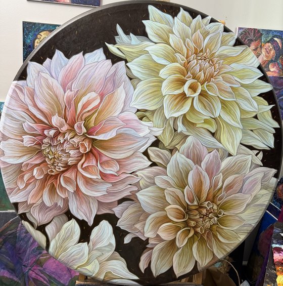 Dahlias Cafe au Light
