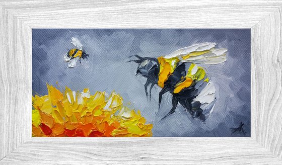 Bumblebee on the hunt