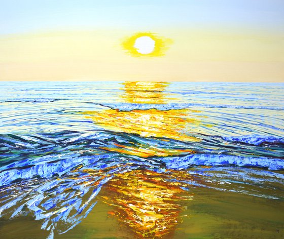 Ocean. Golden rays.