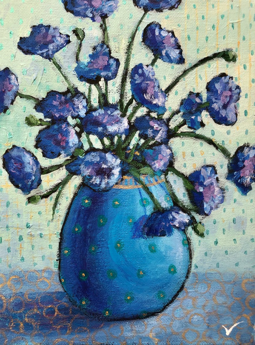 Cornflowers in vase by Olga Kholodova