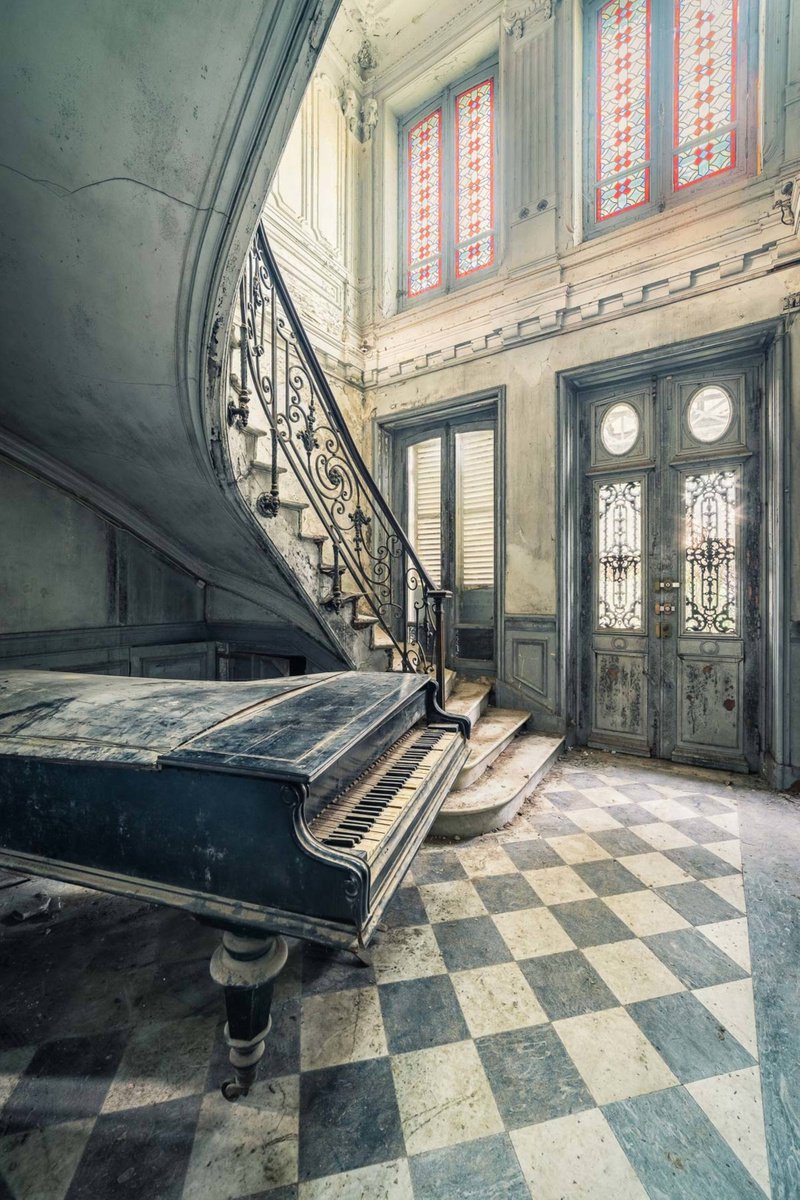 Photorealistic Cityscapes Photograph By Michael Schwan, 43 X 63", Sound Of Silence Iii, Original Artwork