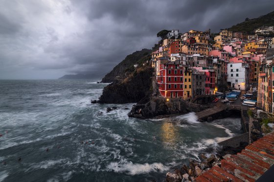 CLOUDY EVENING IN RIOMAGGIORE