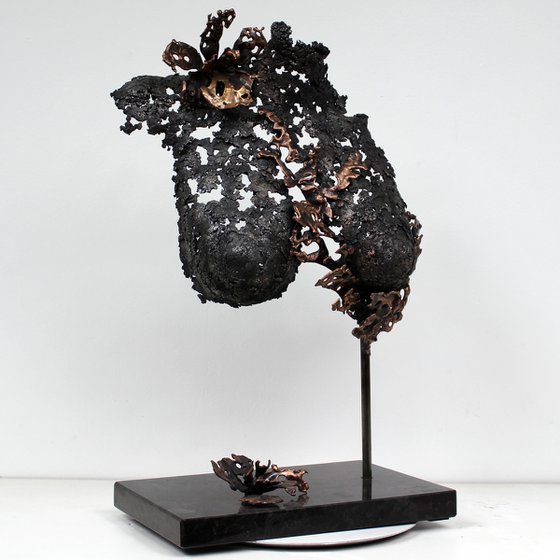 Belisama Vanda - Body woman sculpture metal bronze and steel