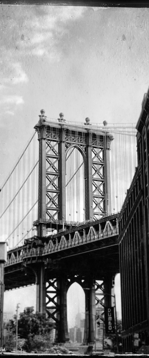 DUMBO, Manhattan, New York by Anna Bush