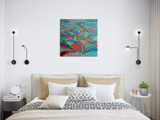 ROAD THROUGH SPECTACULAR VALLEY