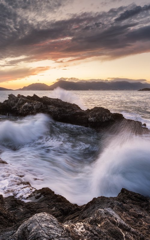 ROUGH SEA by Giovanni Laudicina