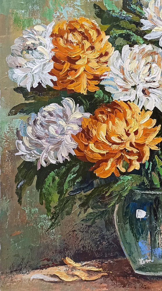 Chrysanthemums in vase