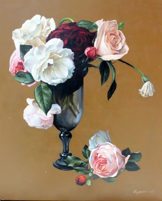 Bouquet of flowers in a vase Still life roses on canvas Photorealistic floral painting Beige background