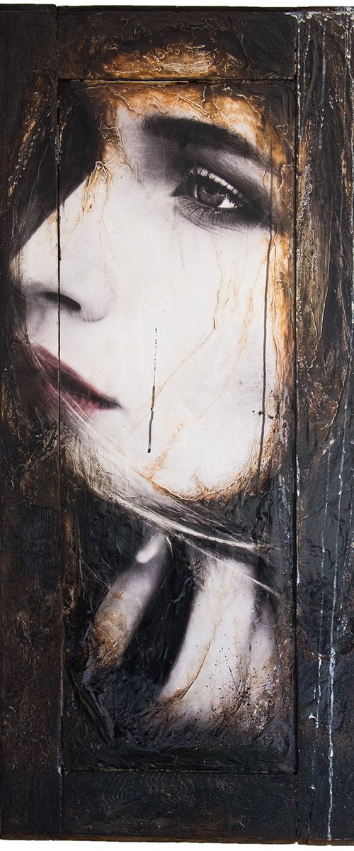 "Shadow of light" (XL artwork 124x57x2.5 cm) - Unique portrait artwork on wood (abstract, portrait, gold, original, resin, beeswax, painting) by Rouzbeh Tahmassian