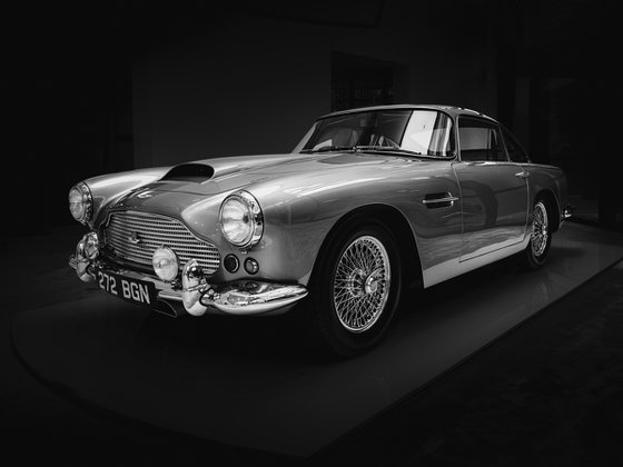 Aston Martin DB4