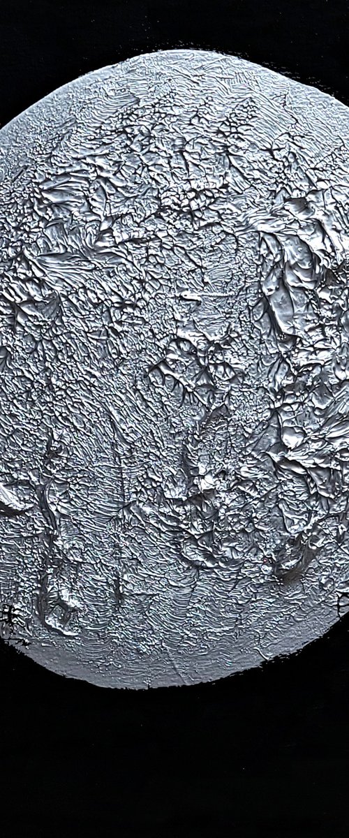 Silvery Moon by Newel Hunter