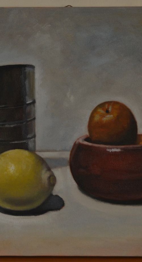 peaches and lemon still-life by Paola Alì