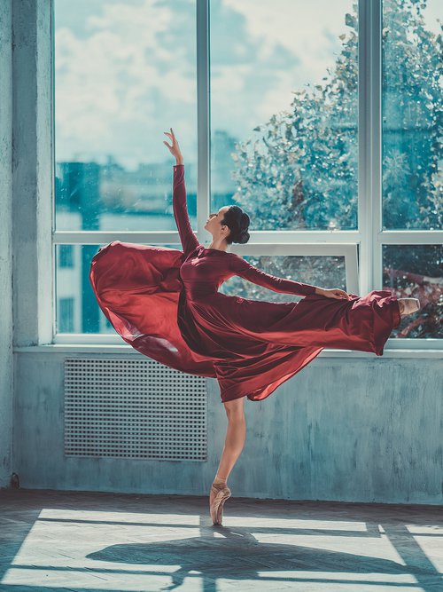 dancer in red by Dan Hecho