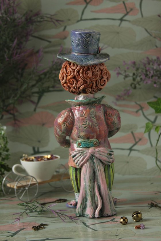 From the Alice in Wonderland. The Hatter.  Sculpture by Elya Yalonetski