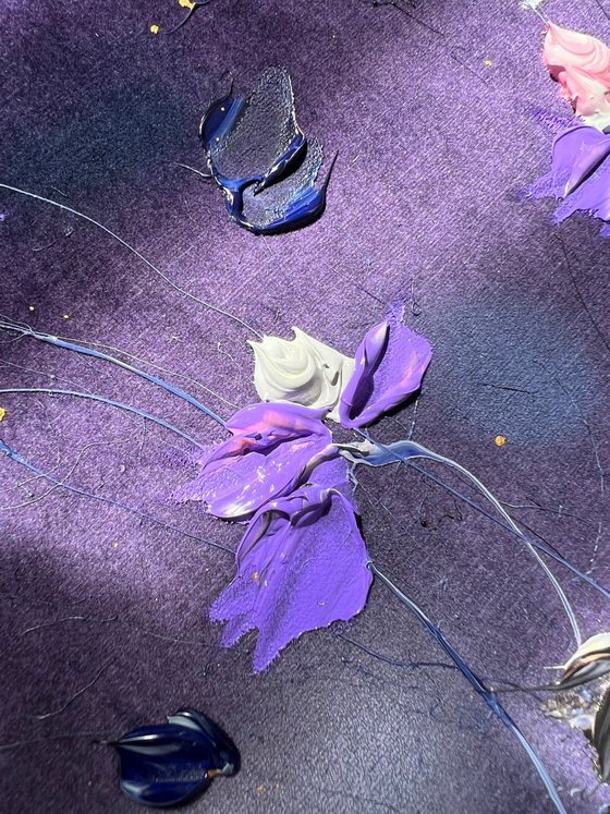 Acrylic floral painting on velvet „Fragile Roses in Velvet"